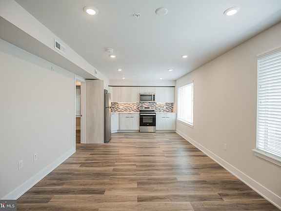4th image of 3707 Haverford Ave #0