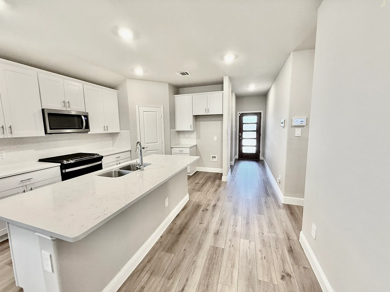 2358 Aspen Hill Dr — Photo 4