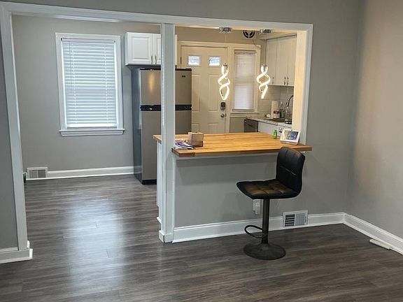 2nd image of 2340 Hunter Pl SE