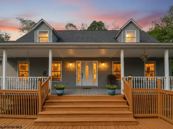 102 Saffel Hill Dr, Grafton, WV 26354