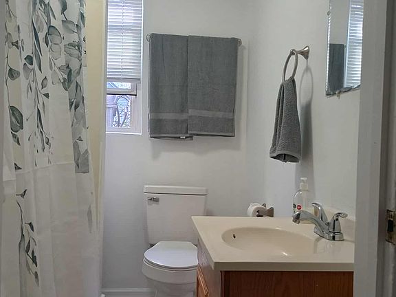5th image of 404 York Pl #B