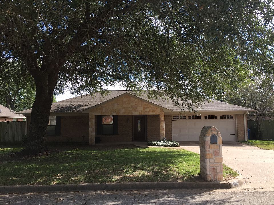 1st image of 106 Lakeway Dr