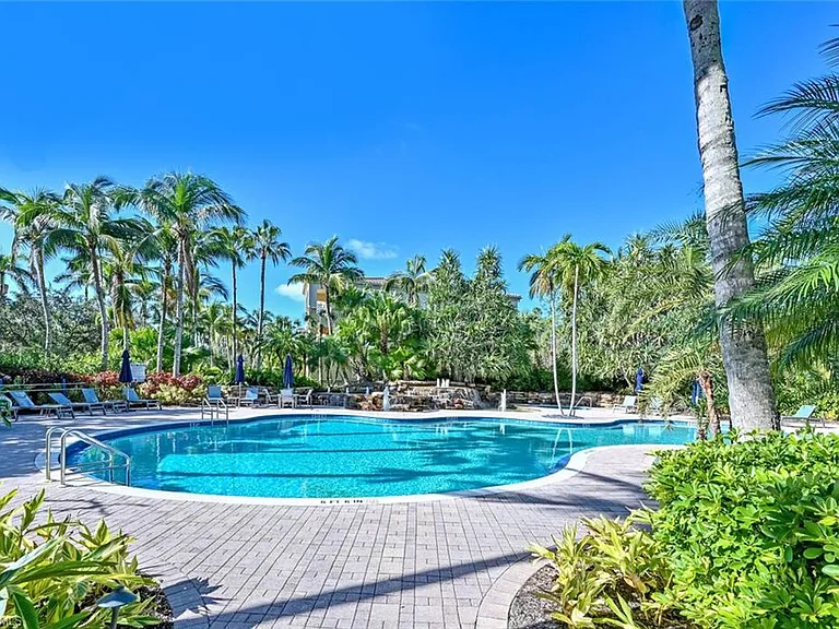 2843 Tiburon Blvd E #7-102 — Photo 41
