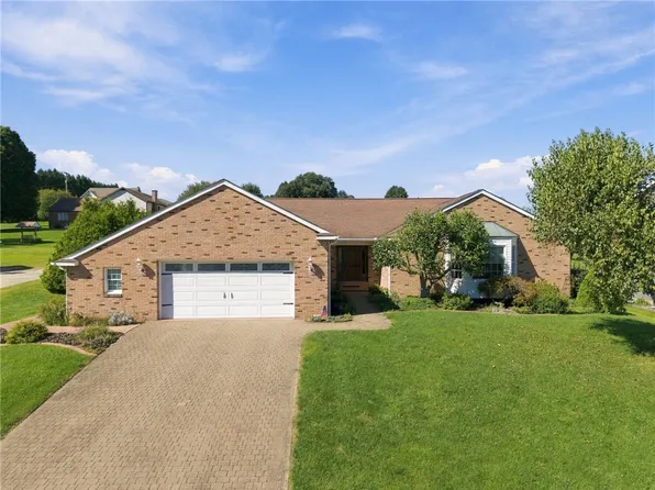 110 Chapel View Dr, Greensburg, PA 15601