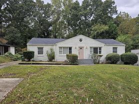 1875 Brewer Blvd SW, Atlanta, GA