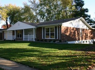 11120 Queensway Dr, Saint Louis, MO 63146