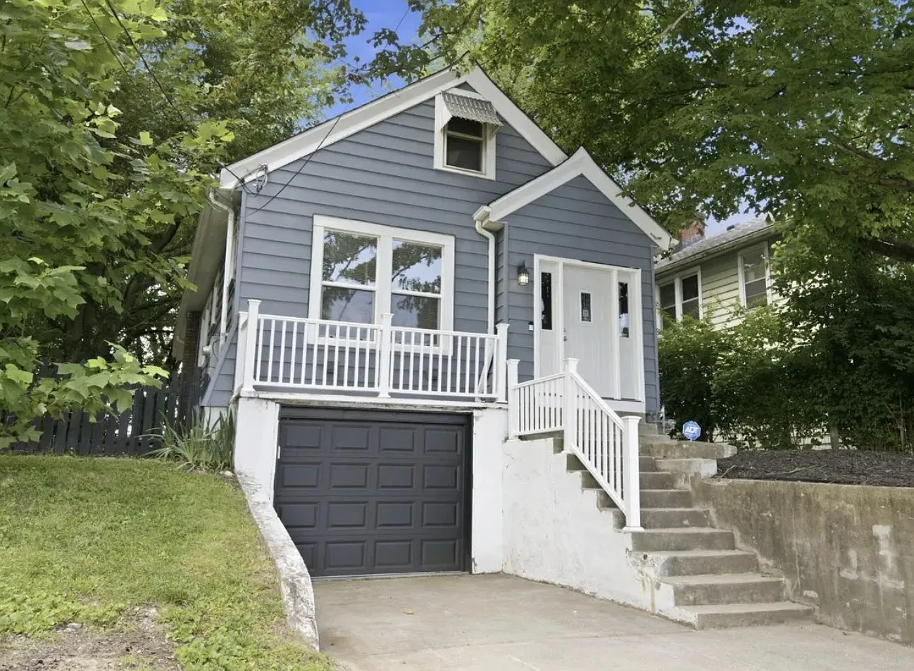 3 bed, 1.5 bath, 1358 sqft, $1,700 — Photo 1