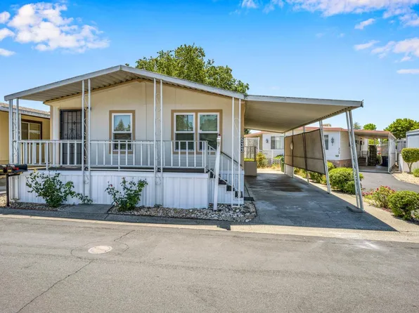 533 Colonial Park Drive NW, Santa Rosa, CA 95403