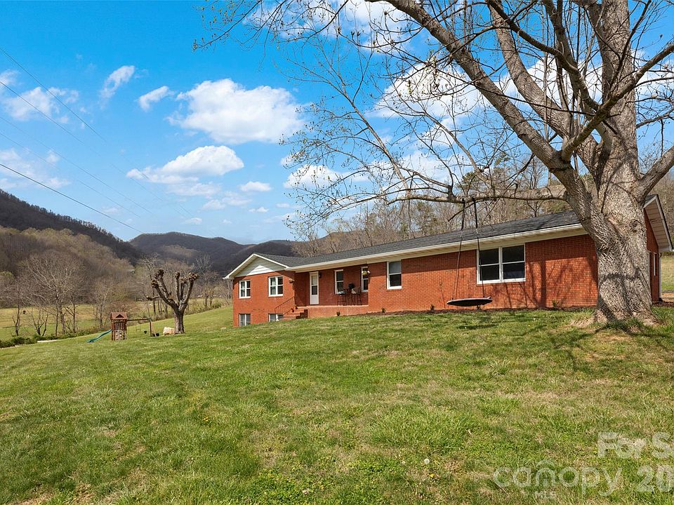 1st image of 17 Boyd Cove Rd