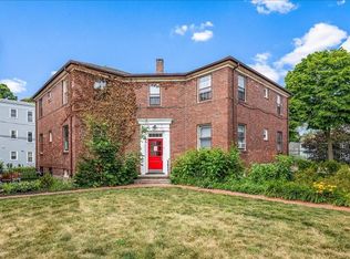 7 Garden Ct APT 4, Cambridge, MA 02138