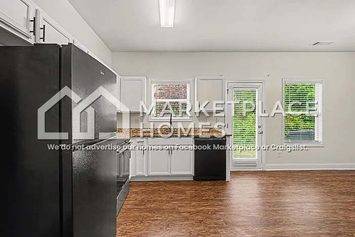 835 Johnson St — Photo 7