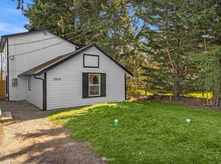 3909 Freeman Rd E #B, Edgewood, WA 98371