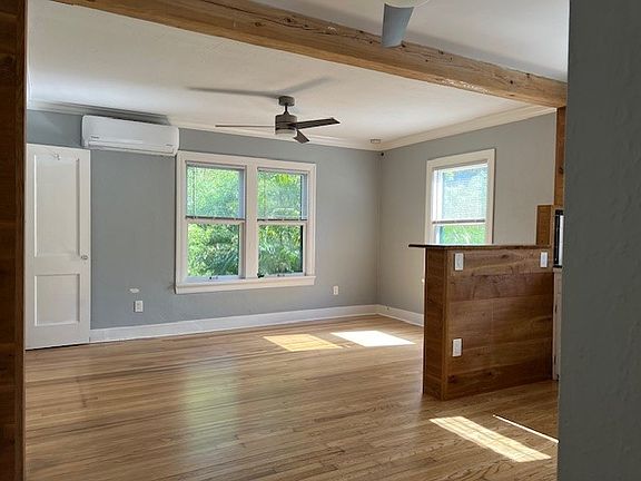 4th image of 468 13th Ave N