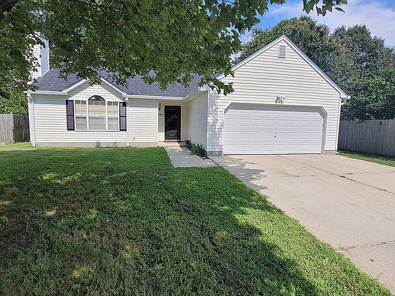 2nd image of 695 Emerald Ct