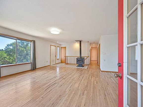 5th image of 4751 Meadowview Acres Rd