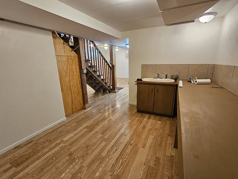1120 W 10th St — Photo 33