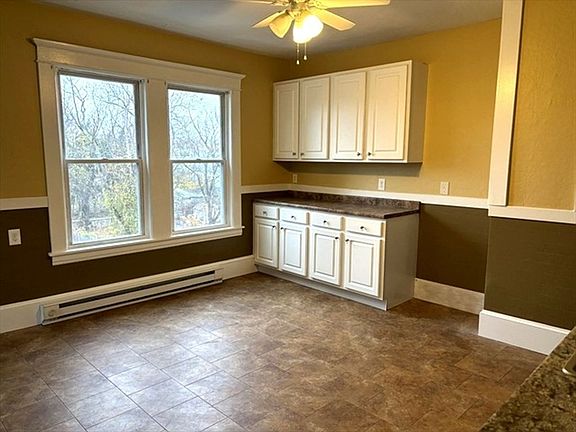 3rd image of 603 Grattan St