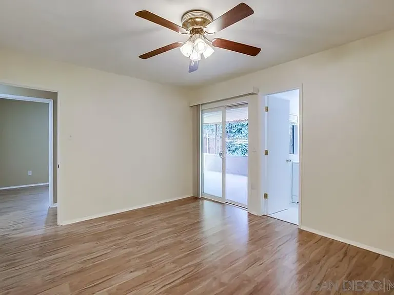 1712 Bervy St — Photo 36