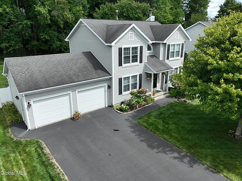 2nd image of 25 Erie Drive