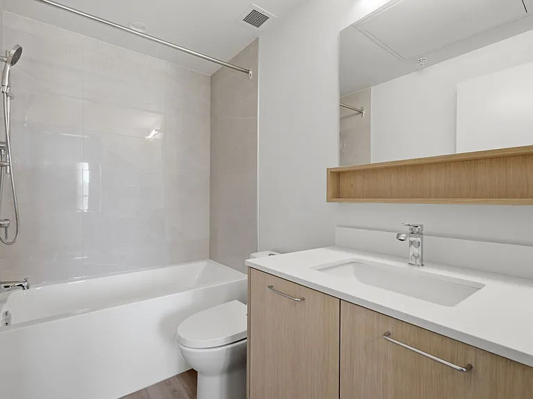 1529 Oxford St — Photo 100