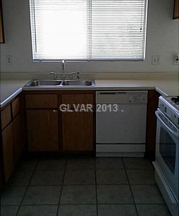 5th image of 7419 Topeka Dr