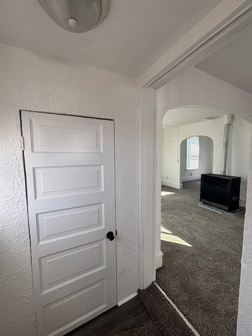 2 Bed 1 Bath House — Photo 4