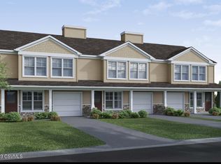 8 Nicole Ln, Hazleton, PA 18201