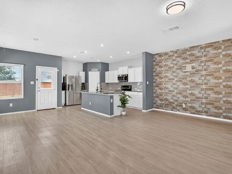 10331 Barbeque Bay — Photo 11