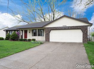 1002 E 10th St, Holland, MI 49423
