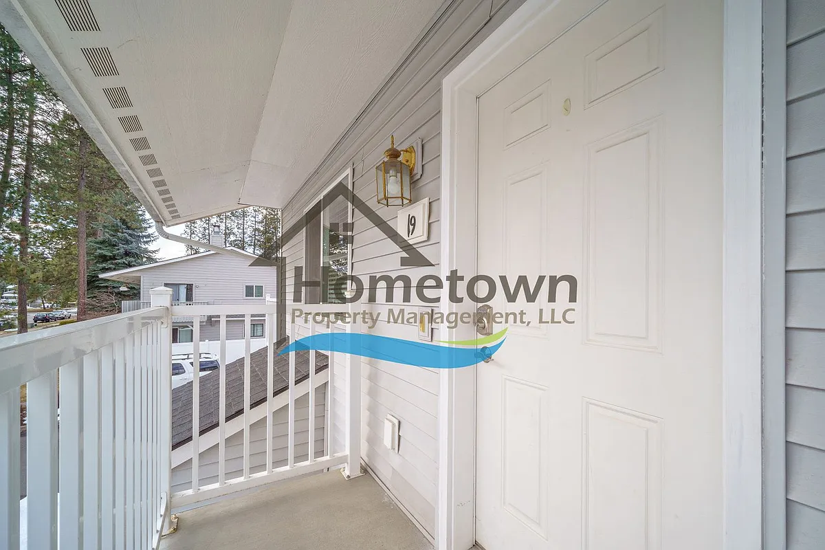 Building Photo - 723 E Whispering Pines Ln
