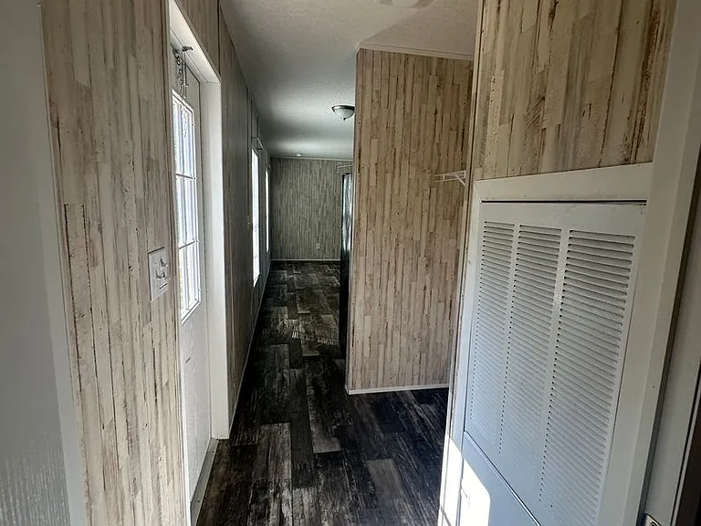 1335 Bell Ave — Photo 11