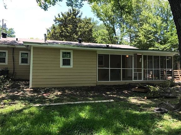 2nd image of 206 Hillside Dr