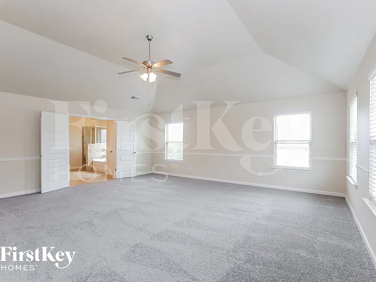 1328 Wild Rose Dr SE — Photo 7