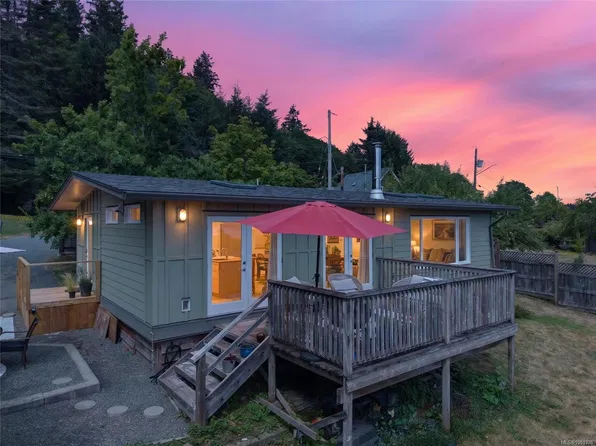 5674 Market St, Comox Valley, BC V0R 3B0