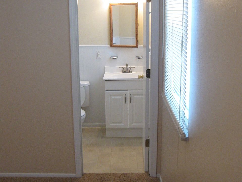 1st image of 813 Mary Jo Ln