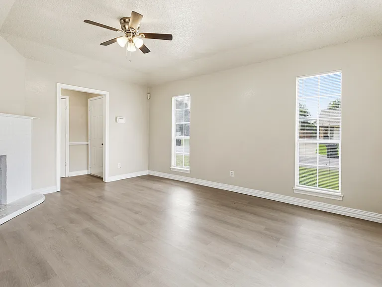 2528 Lido Ln — Photo 7