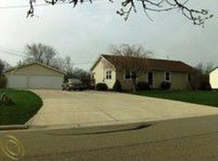 700 Collier Rd, Pontiac, MI 48340