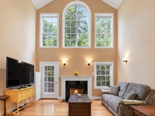 129 Afra Dr Unit 129, West Boylston, MA 01583