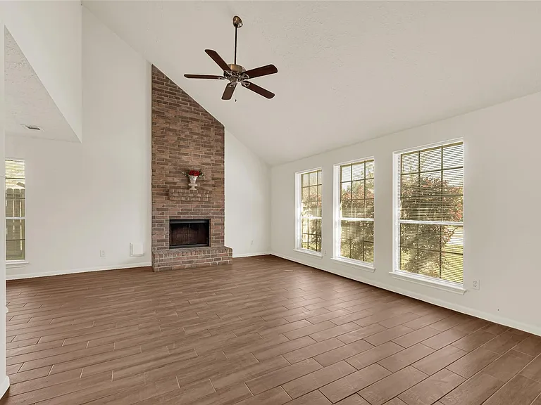 4910 Brownfields Ct — Photo 7