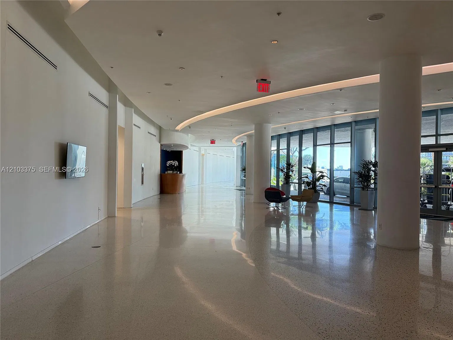 Blue Condo — Photo 2