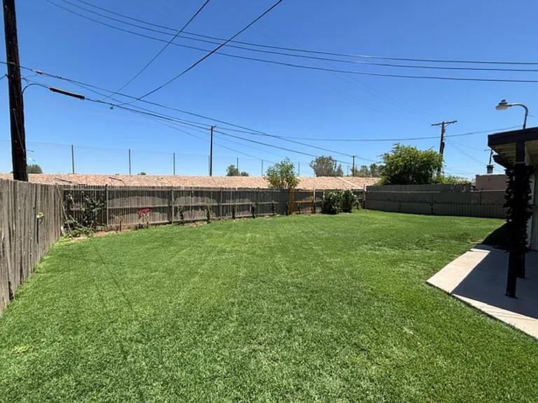 2087 S 9th St — Photo 14