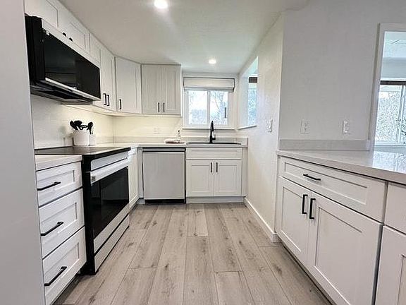 4th image of 14225 Lora Dr #U1780c