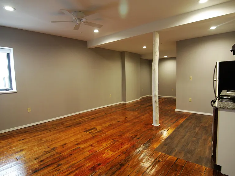 1306 E 11th St #12 — Photo 2