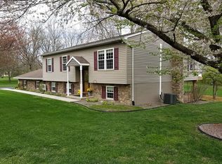 1017 Victory Cir, Reading, PA 19605