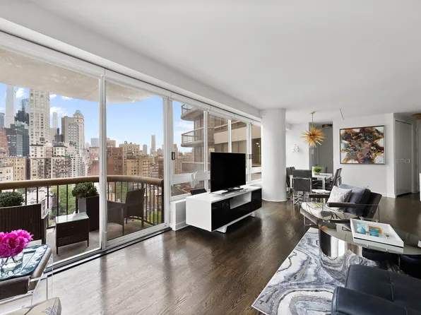 167 East 61st Street 16B image 3 of 7