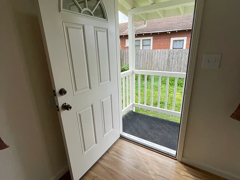 708 B St — Photo 27