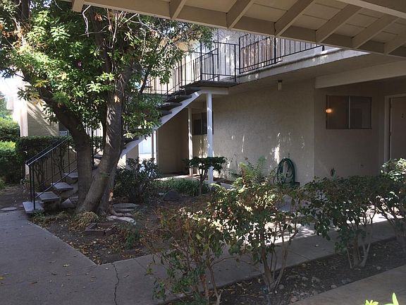 2nd image of 862 Gallatin Dr APT 2