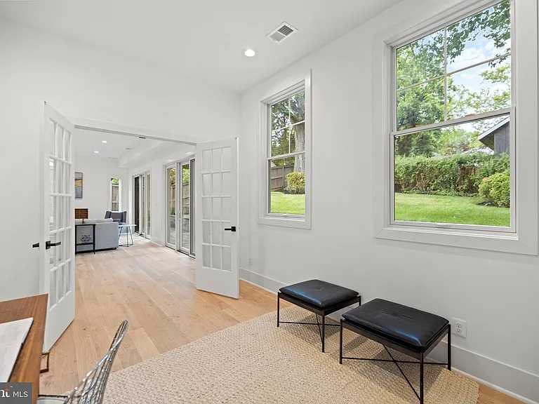 8609 Woodbrook Ln — Photo 16