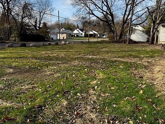 2nd image of 3901 Old Riverside Dr