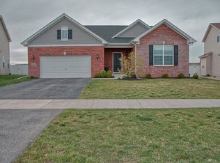 9361 Chestnut Cv, Saint John, IN 46373